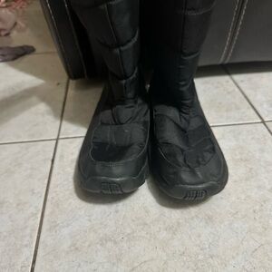Black Quilted Winter Boots